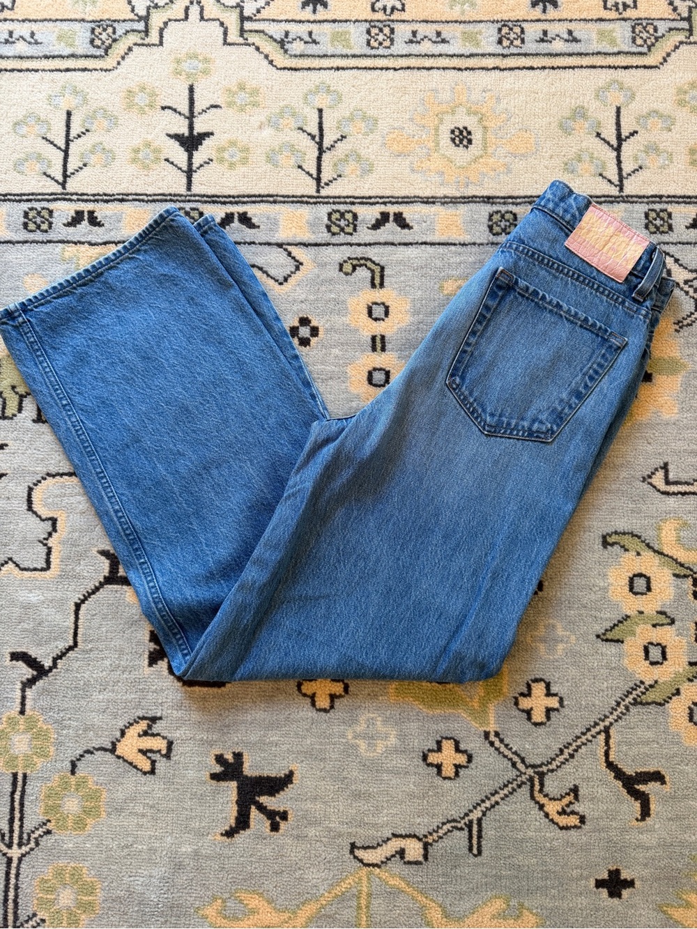 Mother SNACKS! The Yummy Puddle jeans in Delicious Memories Wash - Picture 1 of 6